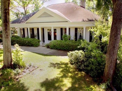 327 MIDWAY DR, New Orleans, LA 70123