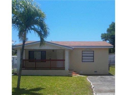 238 NW 8 AV, Dania, FL 33004