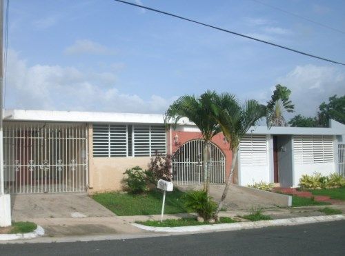 Urb La Providencia 1e18 Calle 2, Toa Alta, PR 00953