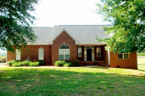 75 West Ridgeway Road, Maysville, GA 30558