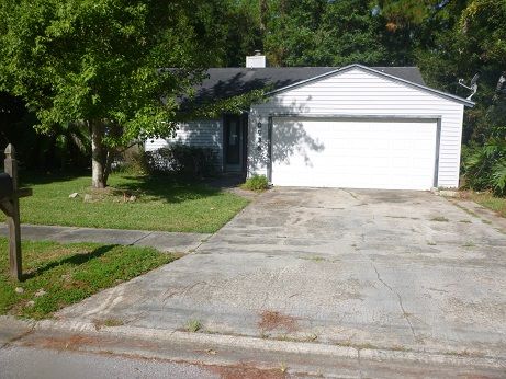 10236 Pine Breeze Road W, Jacksonville, FL 32257