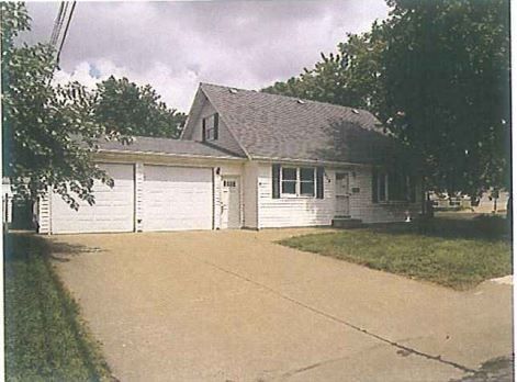 2003 Lighter St, Pekin, IL 61554