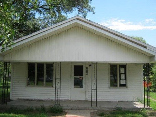 110 Jefferson St, Heartwell, NE 68945