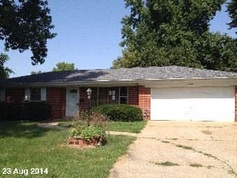 1001 Brentmoor Dr, Belleville, IL 62223