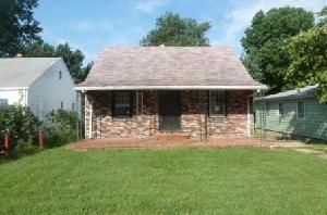 961 N University Ave, Decatur, IL 62522