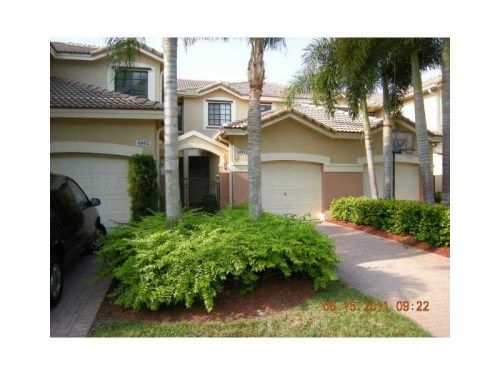 4004 PEPPERTREE DR # 4004, Fort Lauderdale, FL 33332