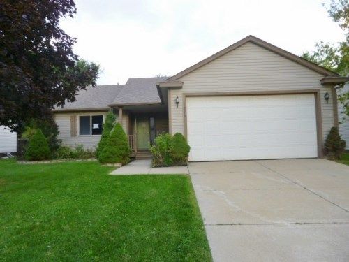 1276 Edgebrook Dr Unit 32, Howell, MI 48843