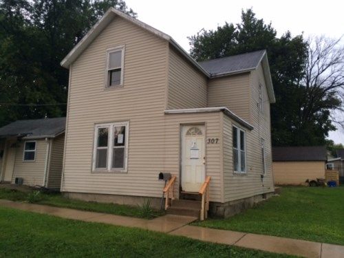 307 E Locust St, Belvidere, IL 61008
