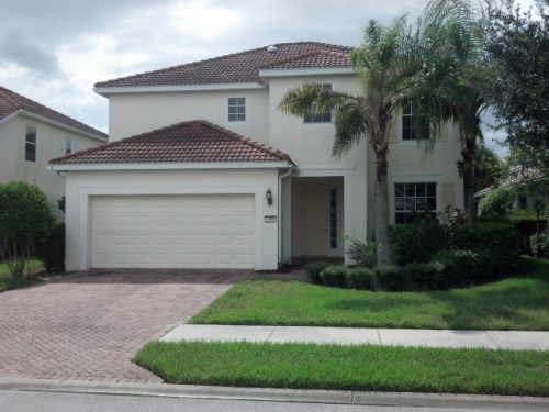 2096 Fairmont Ln, Naples, FL 34120