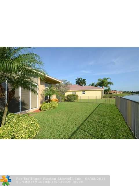 2458 EAGLE RUN WY, Fort Lauderdale, FL 33327