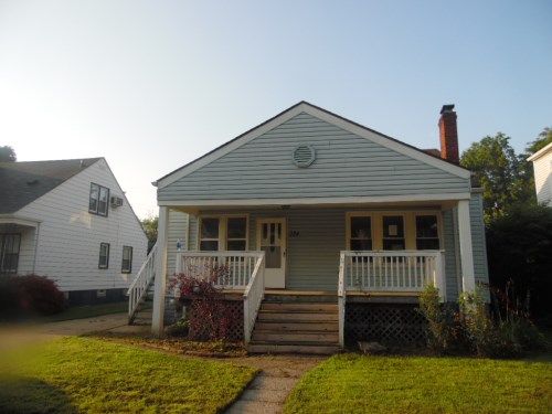 324 Ardmore Dr, Ferndale, MI 48220