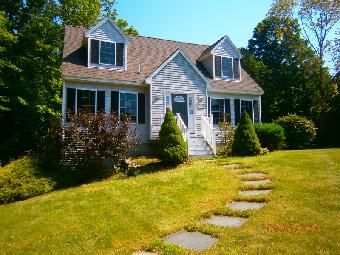 123 Wells Village Rd, Sandown, NH 03873