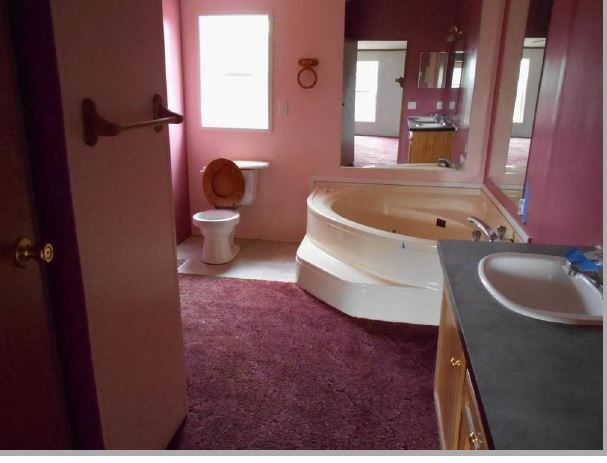 21940 S Lewelling Rd, Lyndon, KS 66451