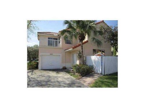 3605 KENSINGTON ST, Hollywood, FL 33021