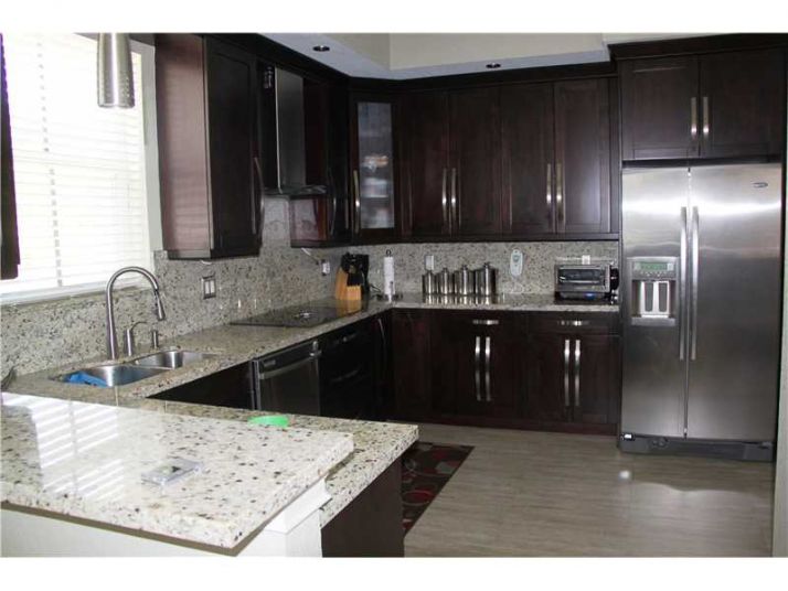 995 SUNFLOWER CR, Fort Lauderdale, FL 33327