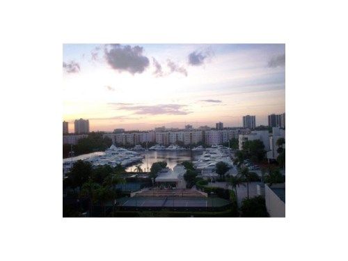 19707 TURNBERRY WY # 8-C, Miami, FL 33180