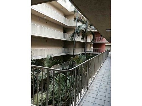 8201 NW 8 ST # 1-311, Miami, FL 33126