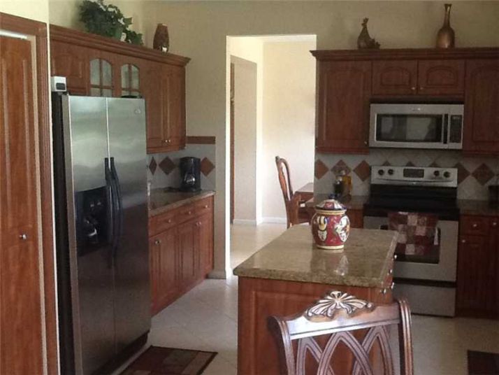 1122 LAVENDER CR, Fort Lauderdale, FL 33327