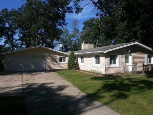 3729 Navarra Dr, White Lake, MI 48383