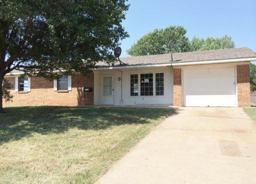 1214 Lookout Dr, Enid, OK 73701