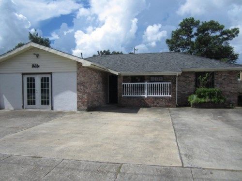 414 Holmes Blvd, Gretna, LA 70056