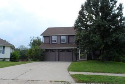 501 TIMBERCREEK DR, Lees Summit, MO 64086