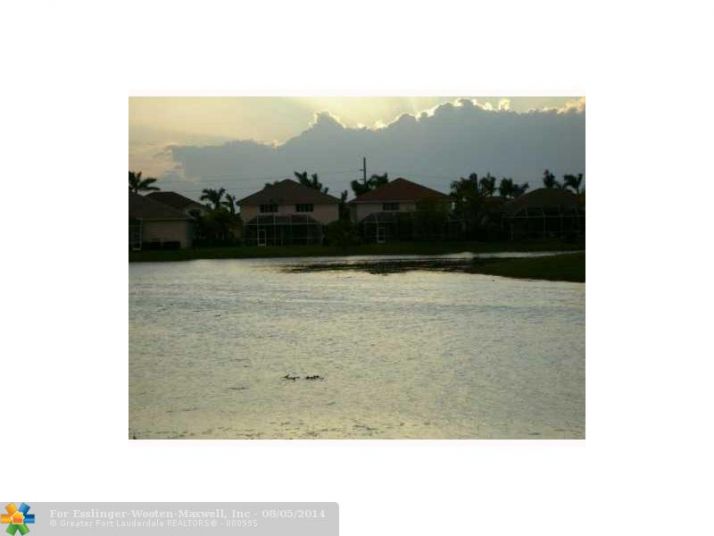 2563 BAY POINTE DR, Fort Lauderdale, FL 33327
