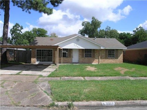 9911 Hinds St, Houston, TX 77034