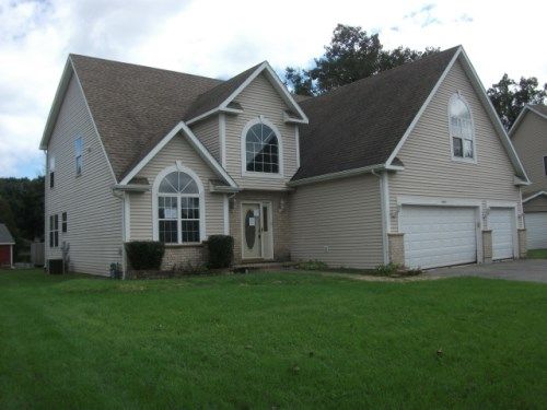 38413 N Creek Ct, Waukegan, IL 60087