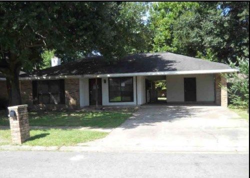 402 Golden Fields Dr, Lafayette, LA 70506