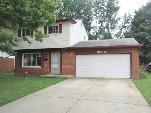 8660 Pine Ct, Ypsilanti, MI 48198