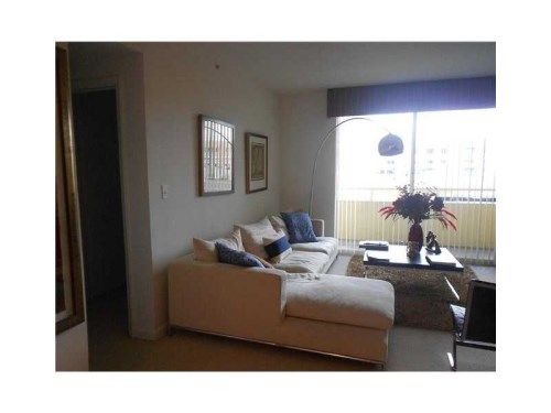 18800 29 AV # 522, Miami, FL 33180