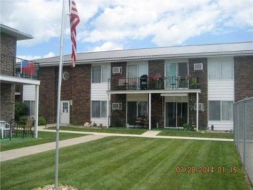 W 3Rd St Apt 2F, Vinton, IA 52349