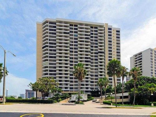 600 THREE ISLANDS BL # 910, Hallandale, FL 33009