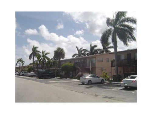230 SW 11TH AV # 18, Hallandale, FL 33009