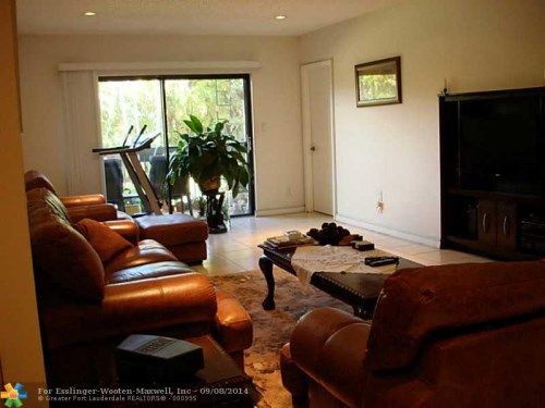 1301 NE 7th St # 111, Hallandale, FL 33009