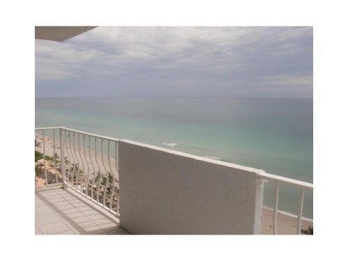 1912 S OCEAN DR # 15A, Hallandale, FL 33009
