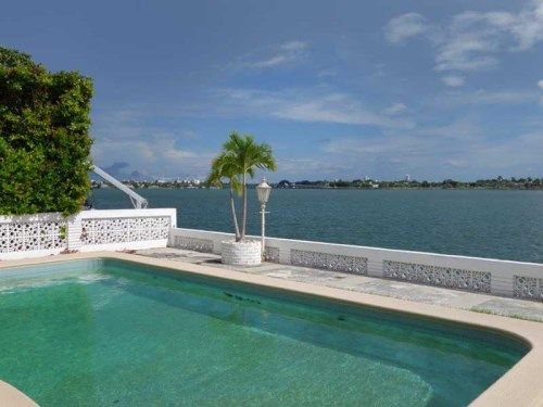2380 BAYVIEW LN, Miami, FL 33181