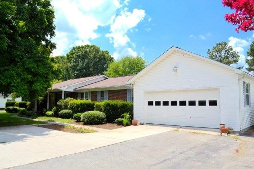 706 W Hunt Rd, Alcoa, TN 37701