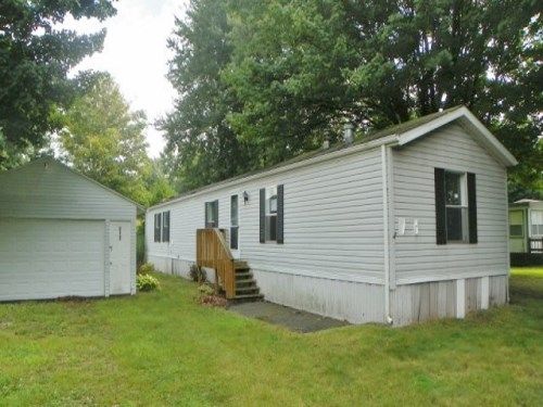 813 Williams Dr, Quincy, MI 49082