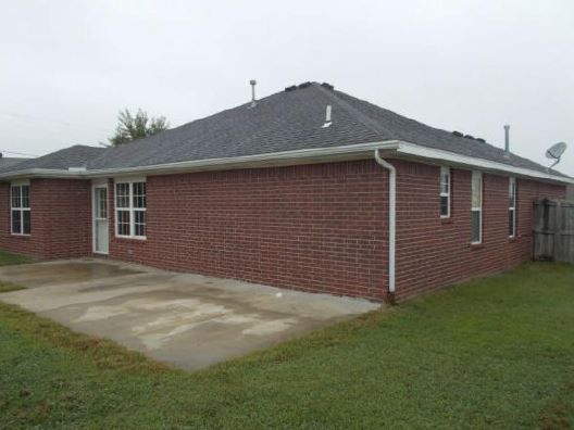 741 Tyler St, Centerton, AR 72719