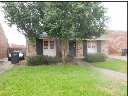 20 Petit Bayou Ln, New Orleans, LA 70129