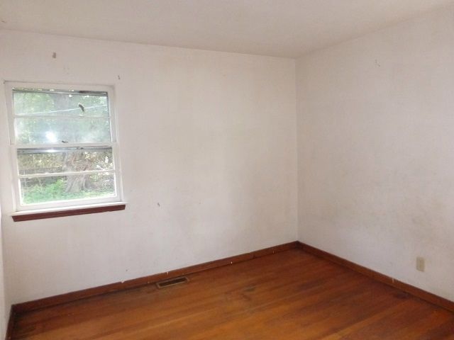 4417 E 11th Pl, Gary, IN 46403
