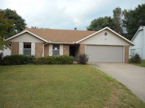 2411 W Sunset Drive, Rogers, AR 72756