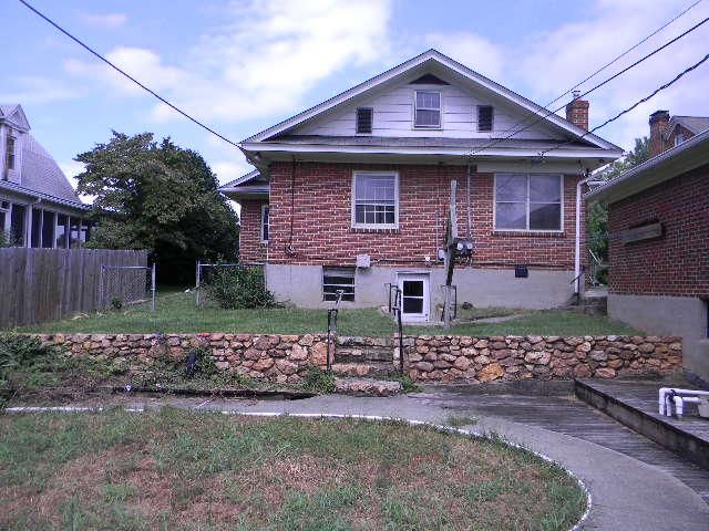 2262 Memorial Ave SW, Roanoke, VA 24015