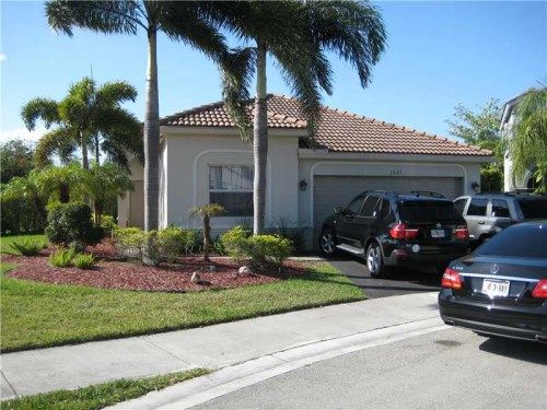 1521 TAMARIND CT, Fort Lauderdale, FL 33327