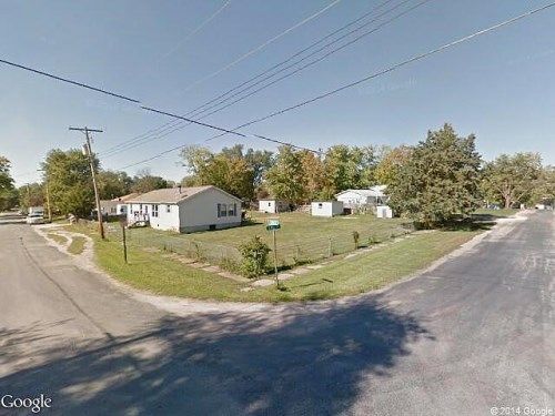 South 10Th, Shelbyville, IL 62565