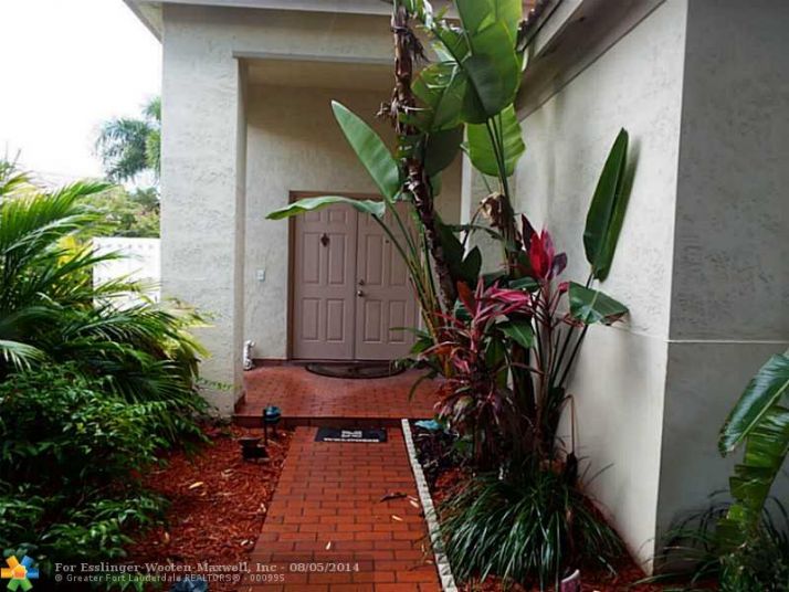 1114 CAMELLIA CIR, Fort Lauderdale, FL 33326