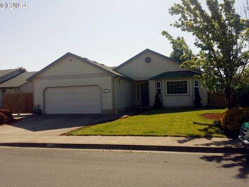 1038 ASH GROVE LOOP, Creswell, OR 97426