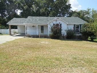 85 Ivey St, Boaz, AL 35957